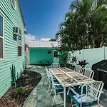 Frenchy\'S Cottage 490