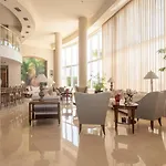 Meridian 1001 - A Spacious Beachfront Condo