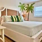 Chateau 1E - On The Beautiful Belleair Beach