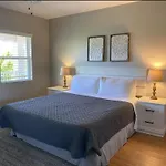 Tropical Breeze - Formerly Wells Manor Since 1953