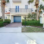 Clearwater Penthouse 5 Min Beach Walk Heated Pool