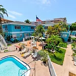 Corner Balcony Suite Across From Beach & Htd Pool