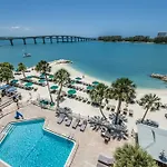 Dreamview Beachfront Hotel & Resort