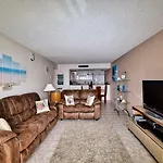 440 West Condos 1508S Walk To The Beach 555