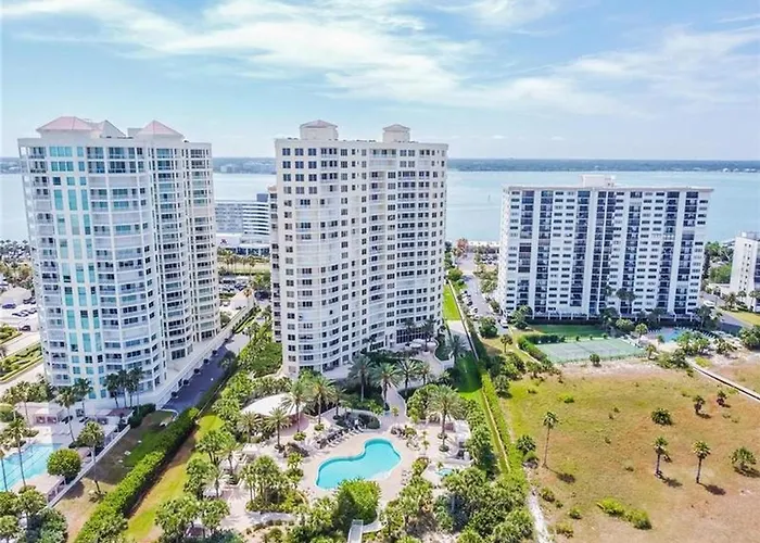 Meridian 1001 - A Spacious Beachfront Condo