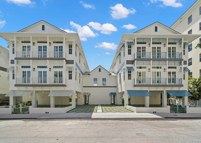 The Akoya & Pearl Houses At The Gemma - 2 Homes With Private Pools Just Steps To Clearwater Beach