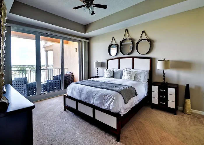 Harborview Grande 700 Waterfront Condo