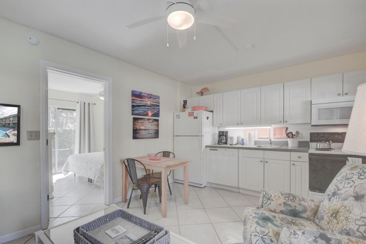 Aparthotel Five Palms Vacation Rentals- Daily - Weekly - Monthly