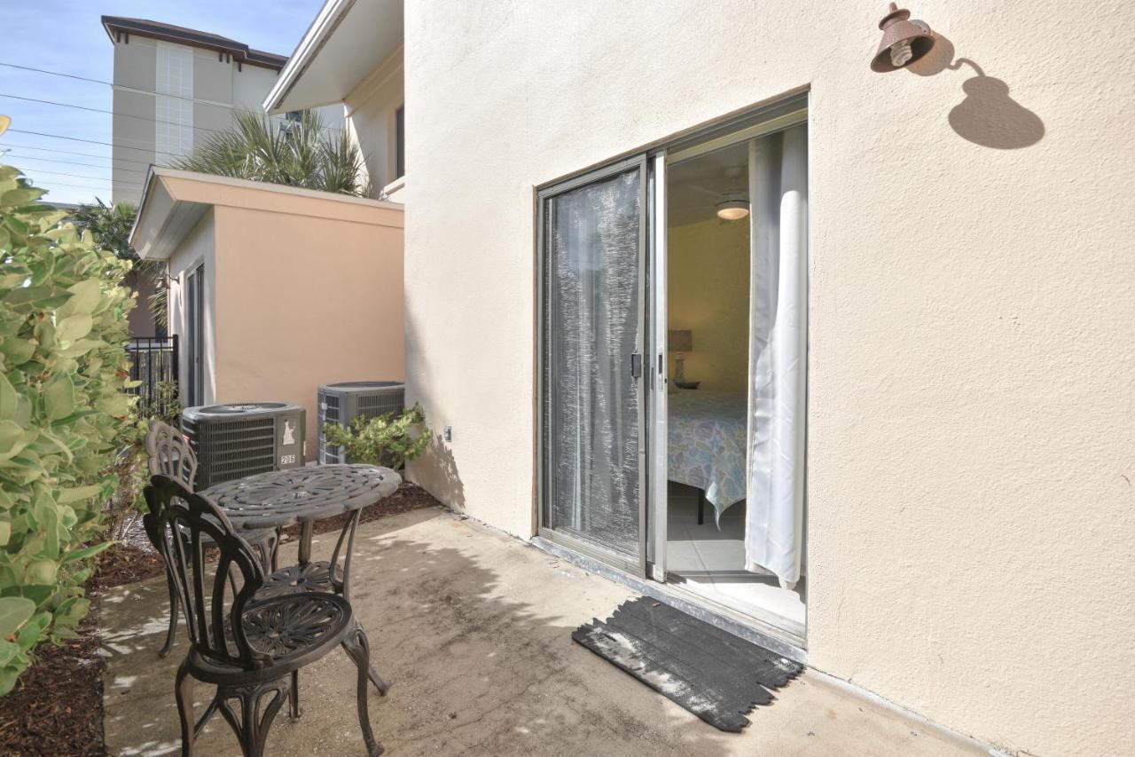 Aparthotel Five Palms Vacation Rentals- Daily - Weekly - Monthly *