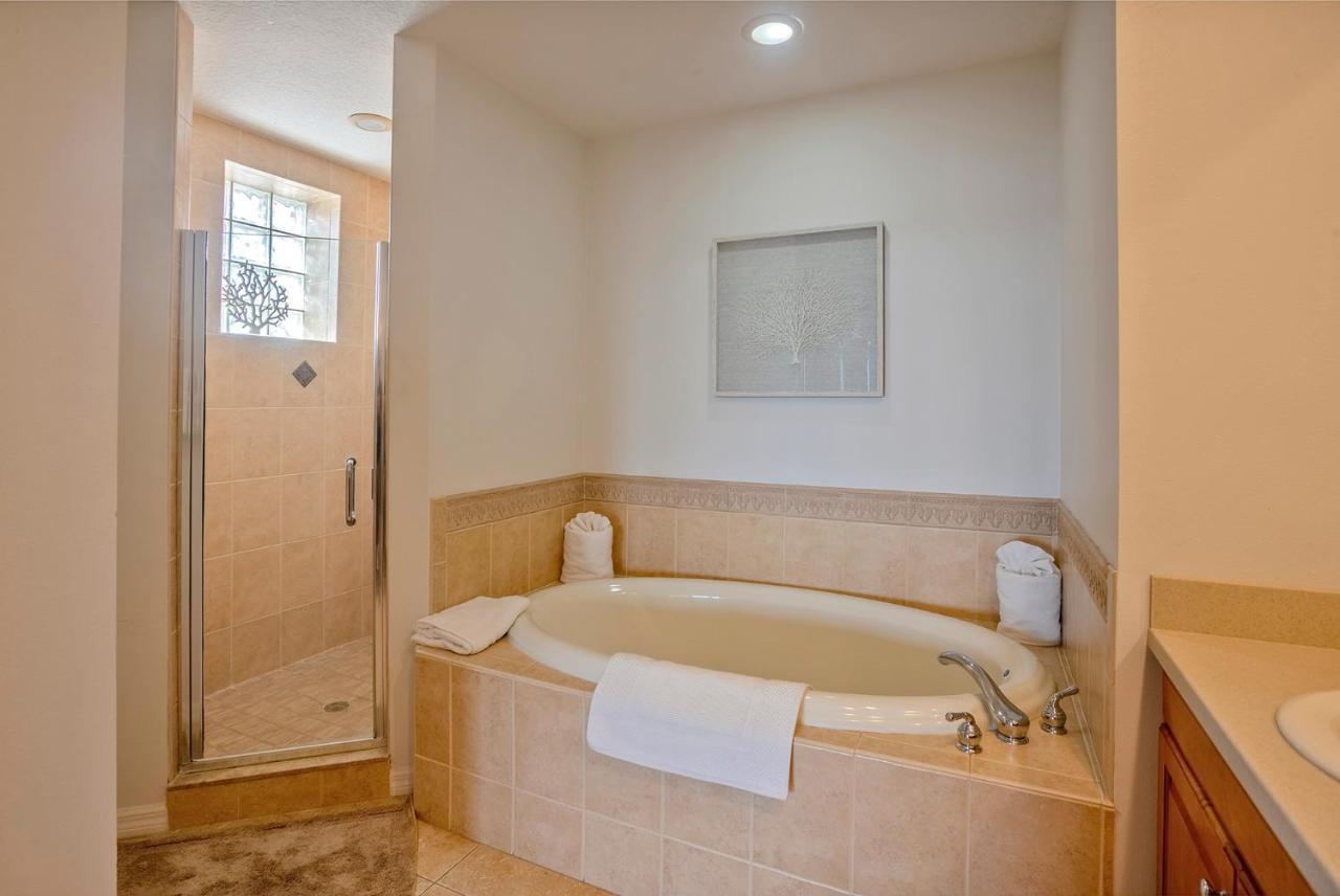 Beautiful Waterfront 3 Bedroom Condo, Located In The Heart Of Clearwater * Clearwater Beach
