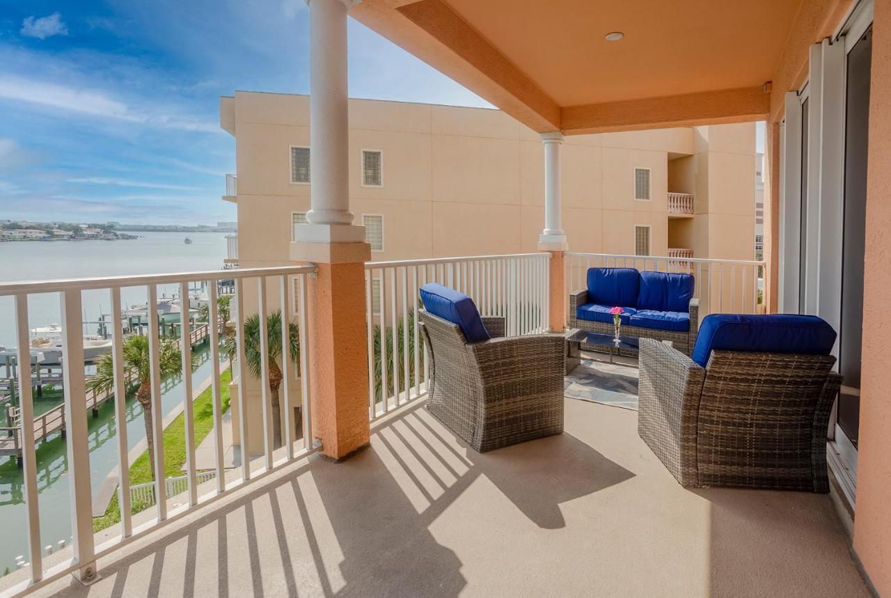 Beautiful Waterfront 3 Bedroom Condo, Located In The Heart Of Clearwater * Clearwater Beach