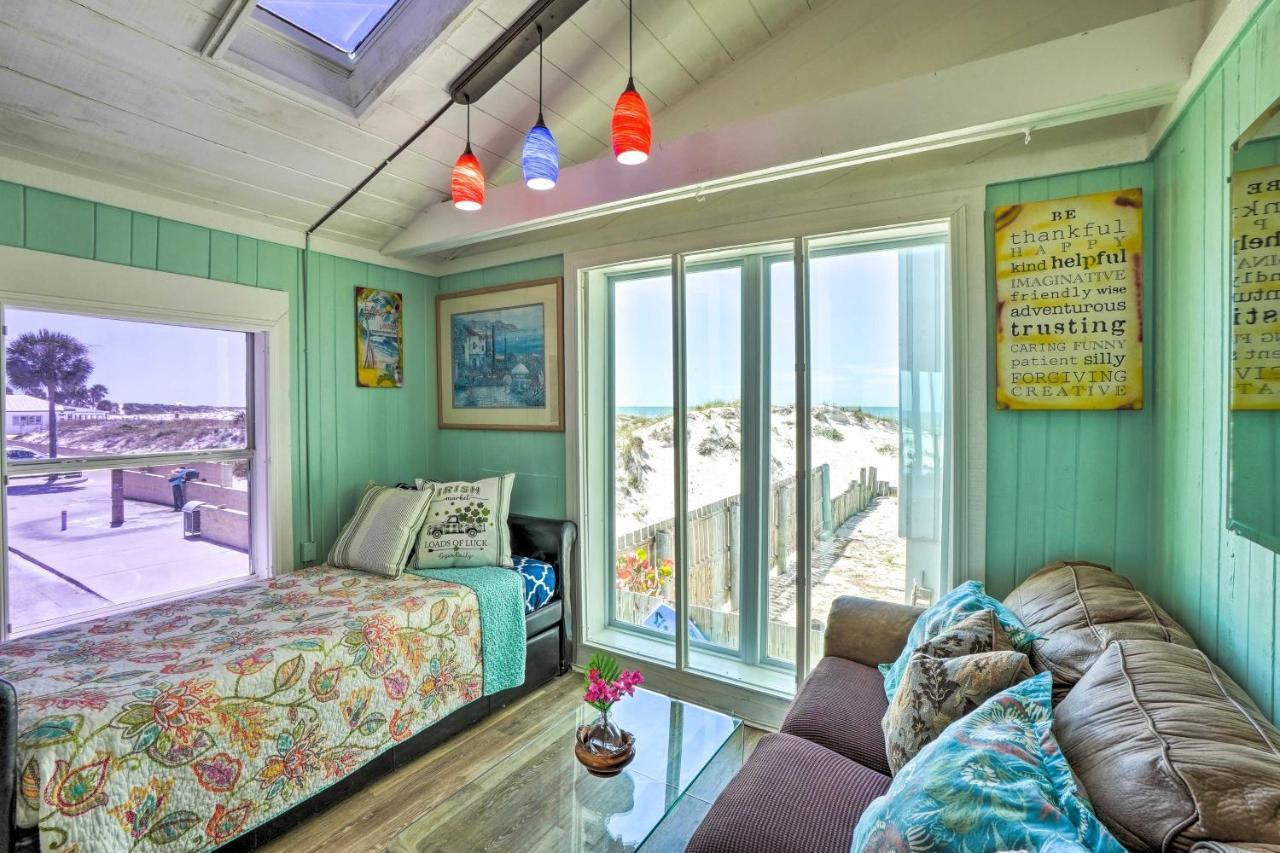 Sea Turtle With Clearwater Views Holiday home *