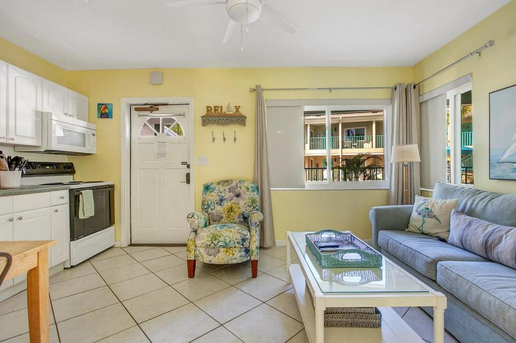 Five Palms Vacation Rentals- Daily - Weekly - Monthly Aparthotel *