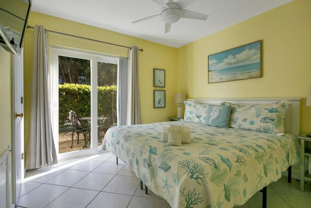 Aparthotel Five Palms Vacation Rentals- Daily - Weekly - Monthly *
