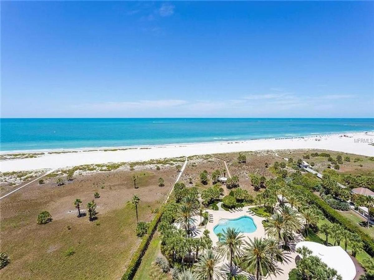 Meridian 1001 - A Spacious Beachfront *