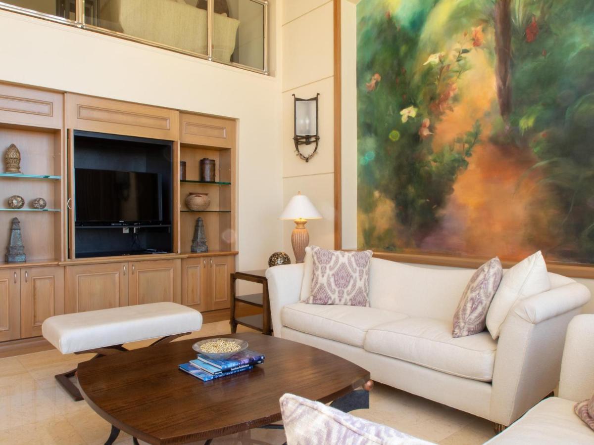 Meridian 1001 - A Spacious Beachfront Apartment *