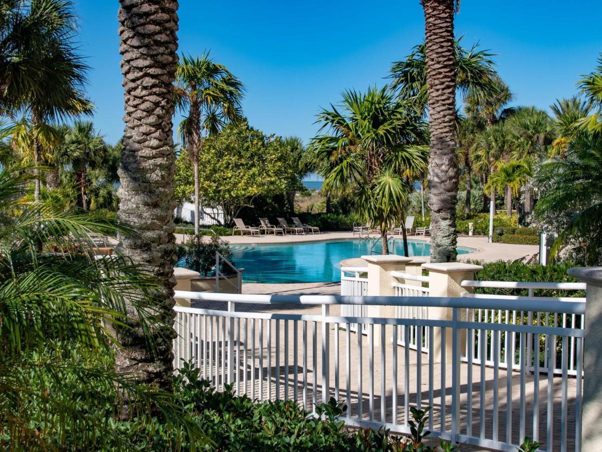 Meridian 1001 - A Spacious Beachfront Clearwater Beach
