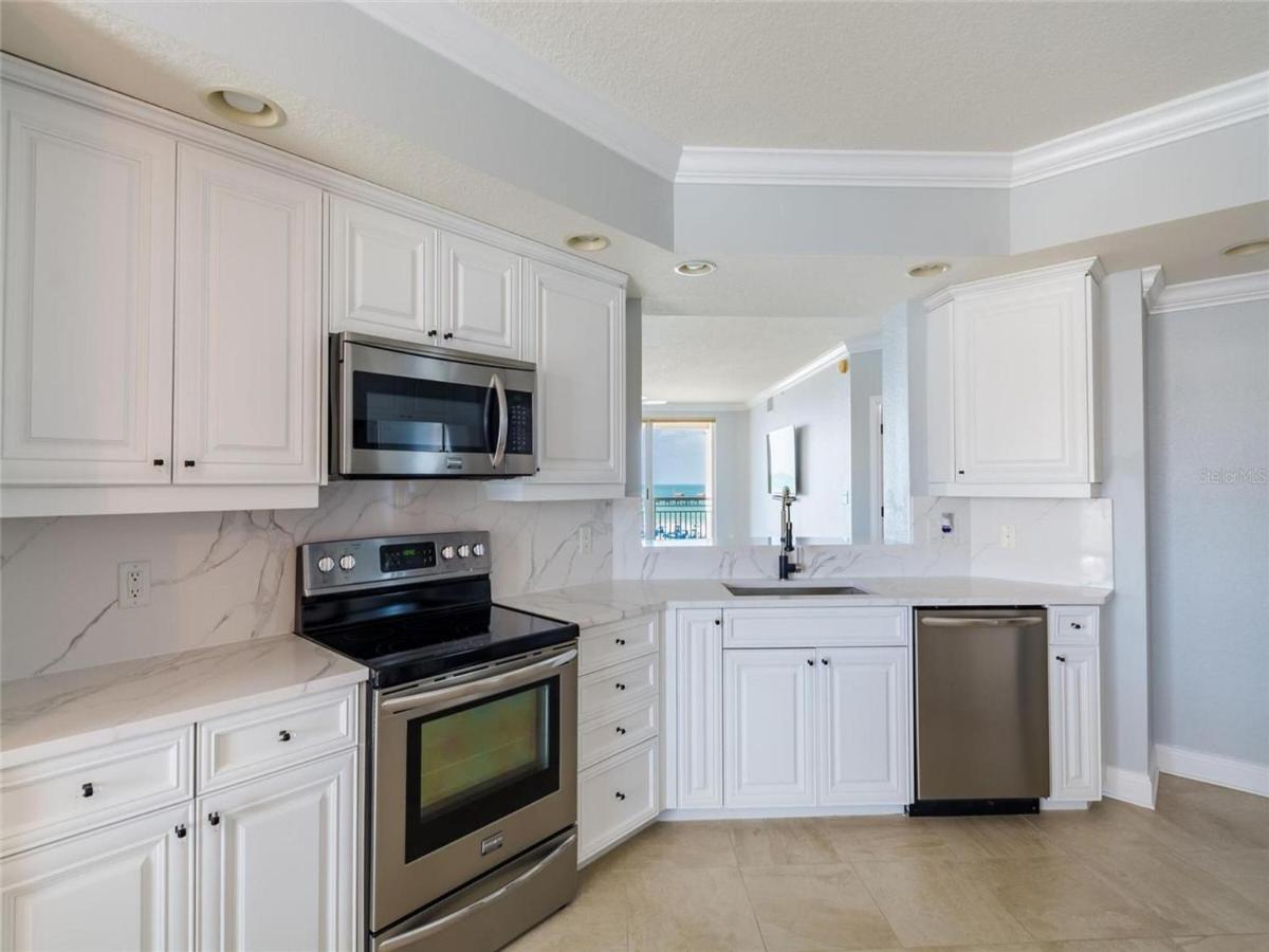 Mandalay Club 505-p Luxury Beachfront Apartment Clearwater Beach