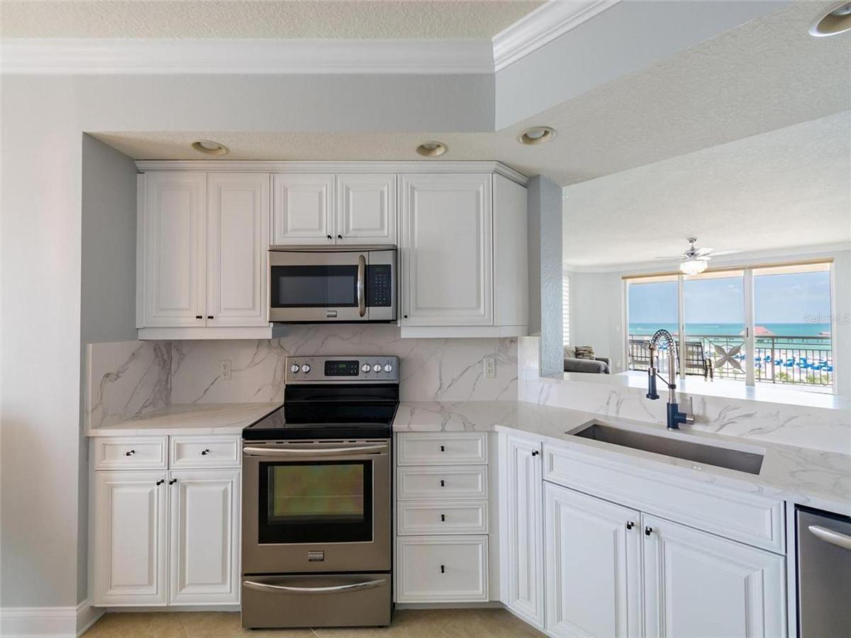 Mandalay Club 505-p Luxury Beachfront Clearwater Beach