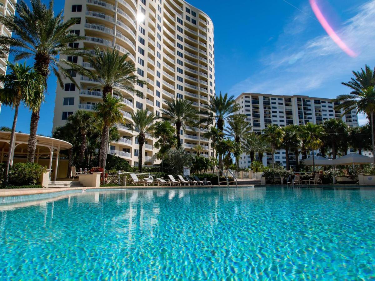 Meridian 1001 - A Spacious Beachfront Apartment Clearwater Beach