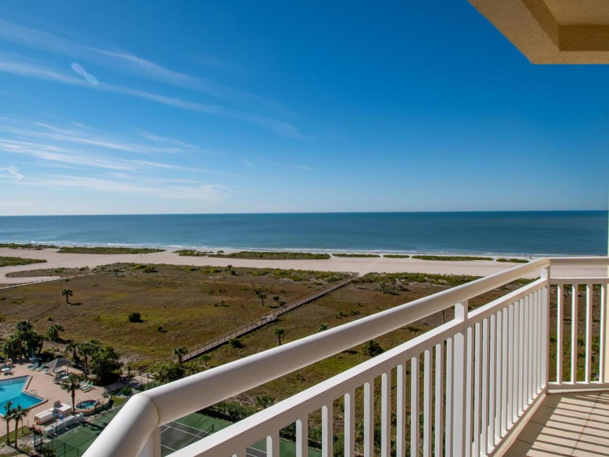Meridian 1001 - A Spacious Beachfront Apartment *