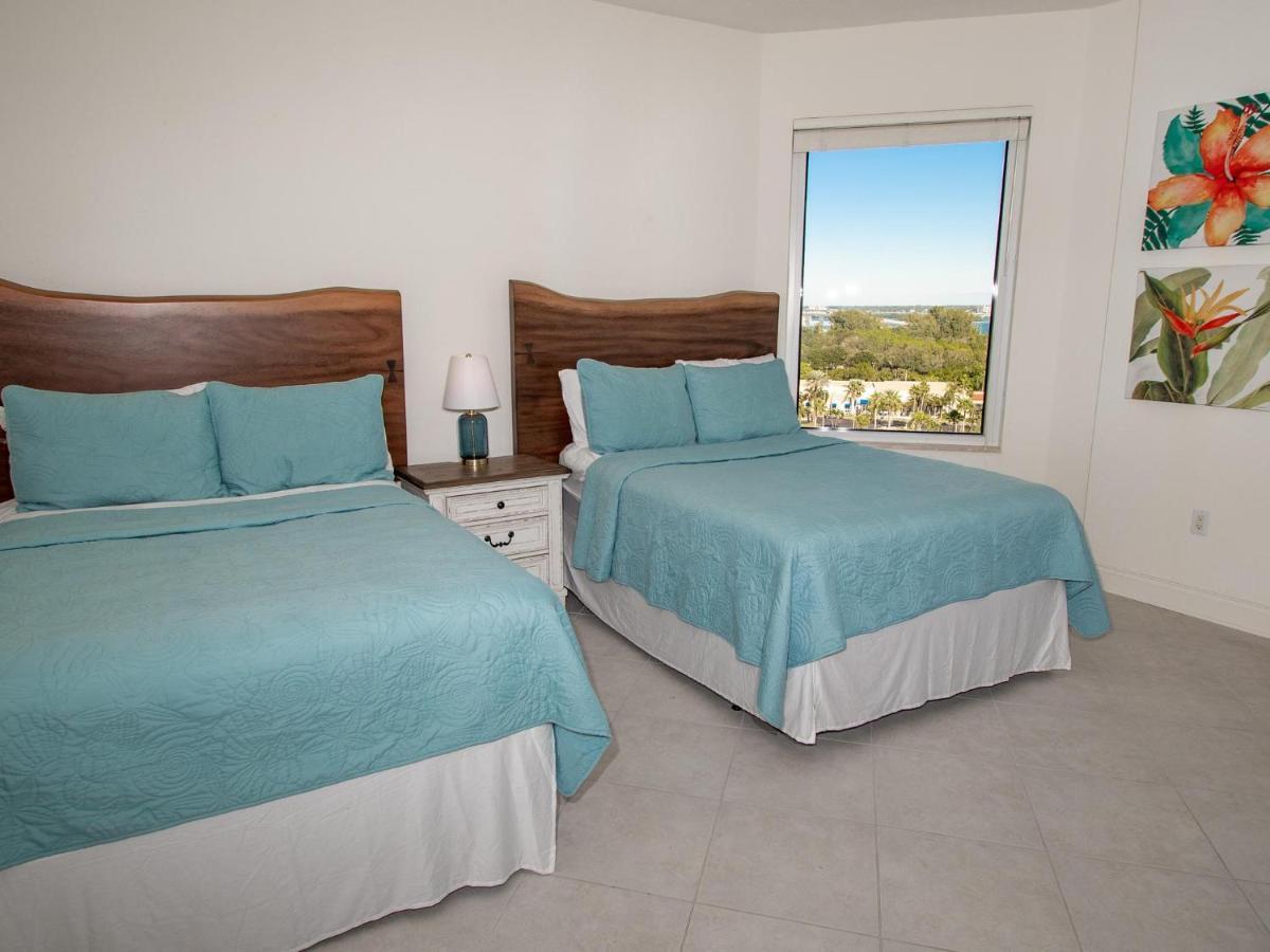 Meridian 1001 - A Spacious Beachfront * Clearwater Beach