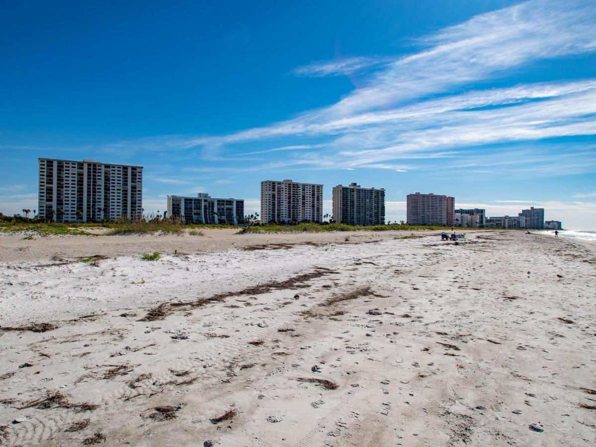 Apartment Meridian 1001 - A Spacious Beachfront