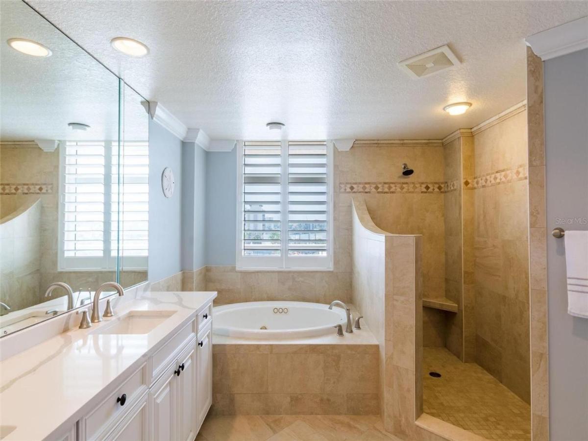 Apartment Mandalay Club 505-p Luxury Beachfront *