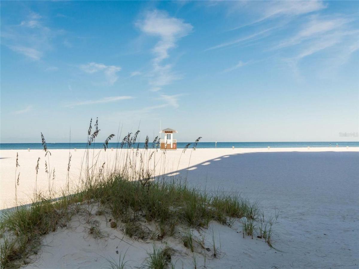 Mandalay Club 505-p Luxury Beachfront Apartment Clearwater Beach