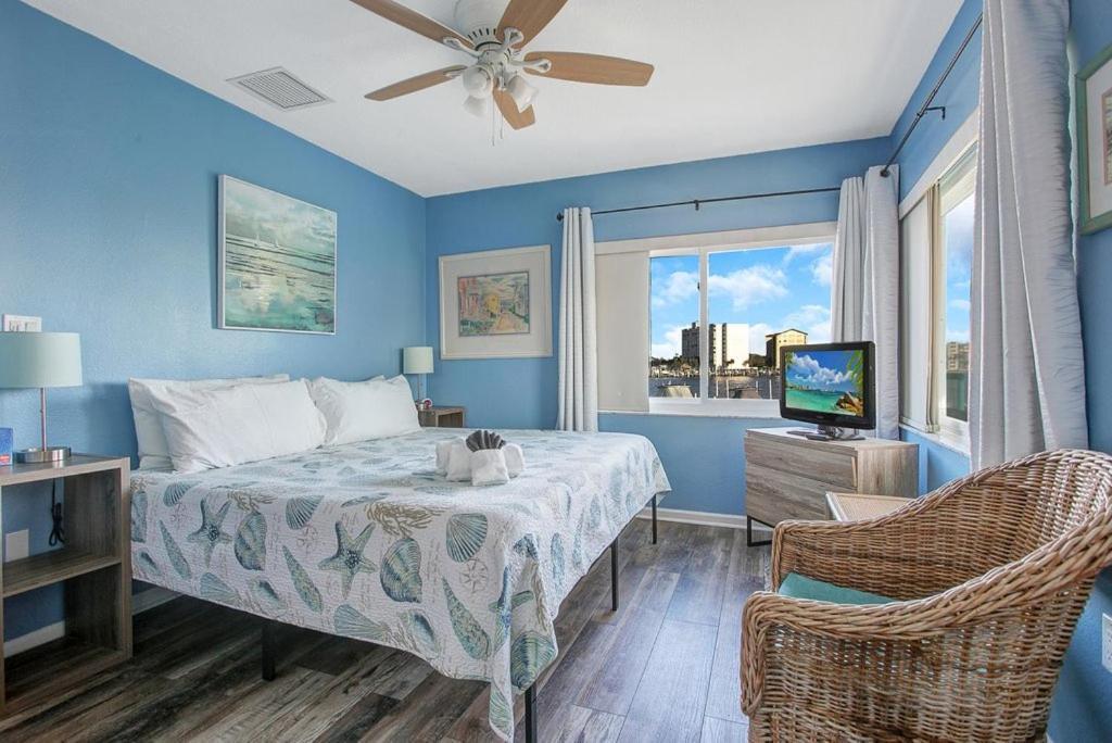 Five Palms Vacation Rentals- Daily - Weekly - Monthly *