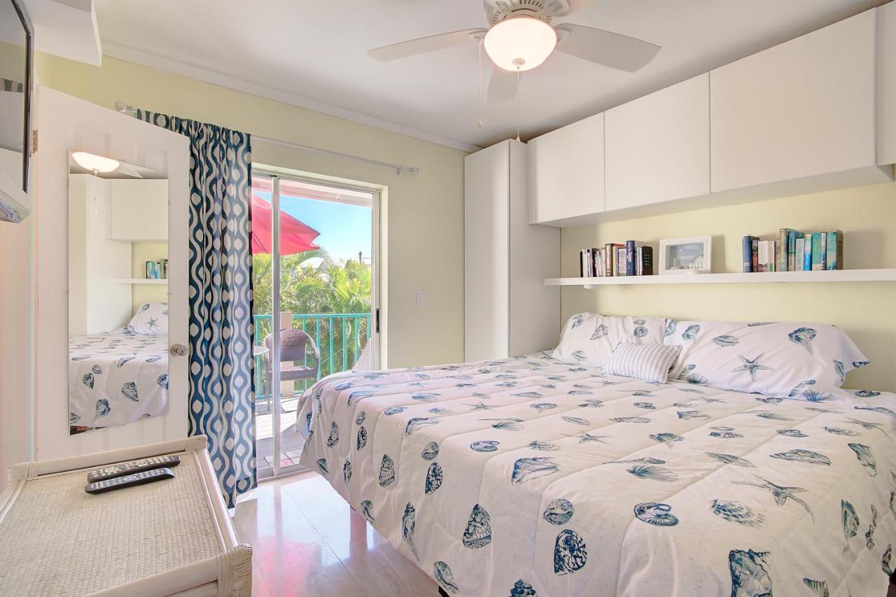 Aparthotel Five Palms Vacation Rentals- Daily - Weekly - Monthly *