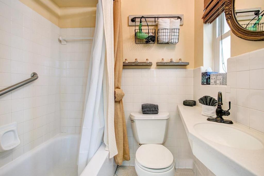 Aparthotel Five Palms Vacation Rentals- Daily - Weekly - Monthly *