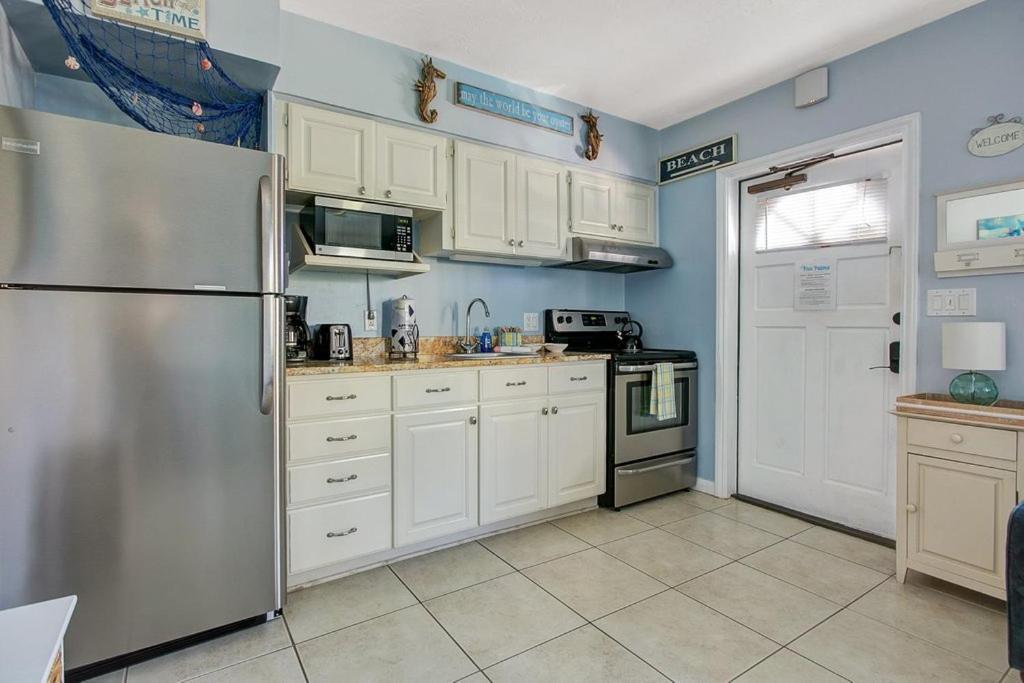 Aparthotel Five Palms Vacation Rentals- Daily - Weekly - Monthly *