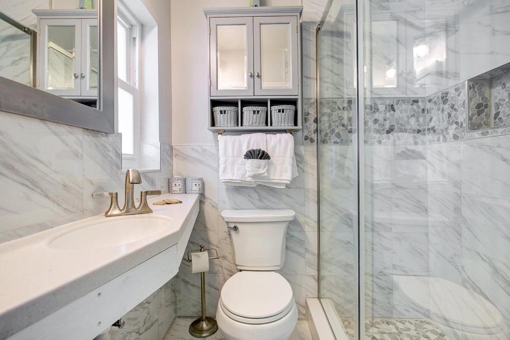 Aparthotel Five Palms Vacation Rentals- Daily - Weekly - Monthly *