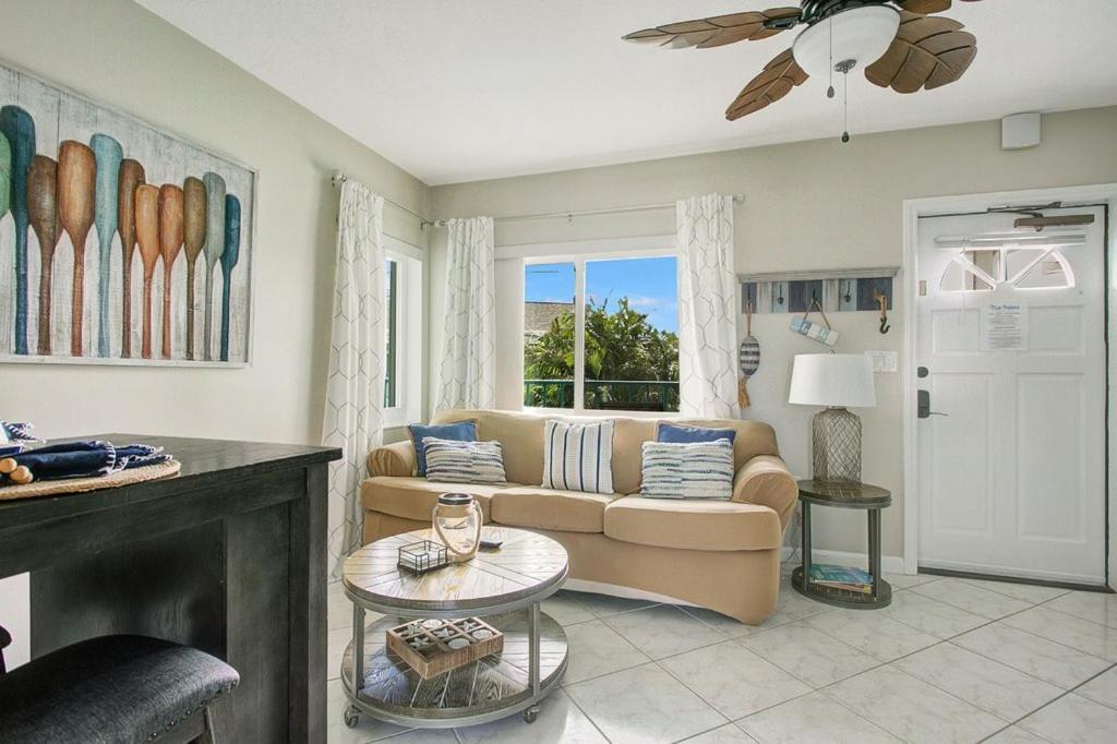 Aparthotel Five Palms Vacation Rentals- Daily - Weekly - Monthly *
