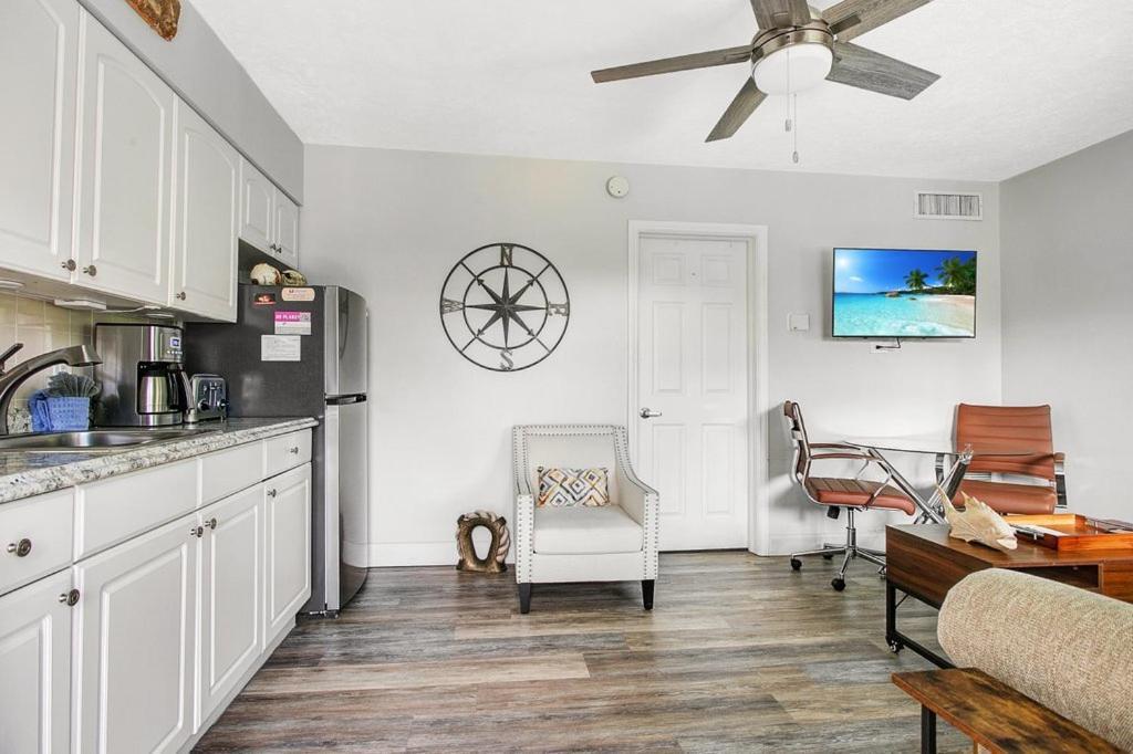Aparthotel Five Palms Vacation Rentals- Daily - Weekly - Monthly Clearwater Beach
