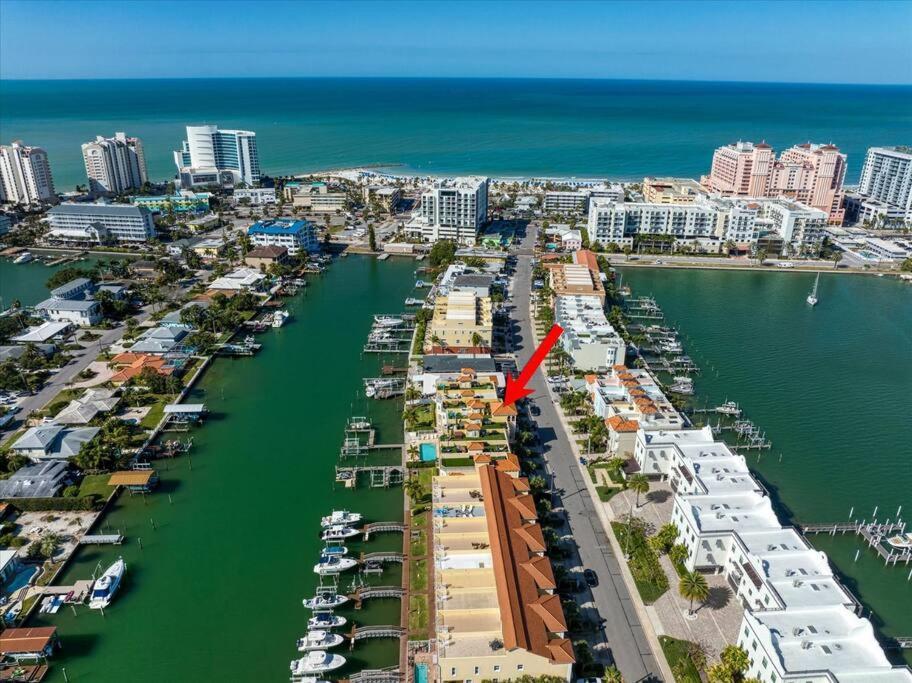 Clearwater Penthouse 5 Min Walk Heated Pool Holiday home Clearwater Beach