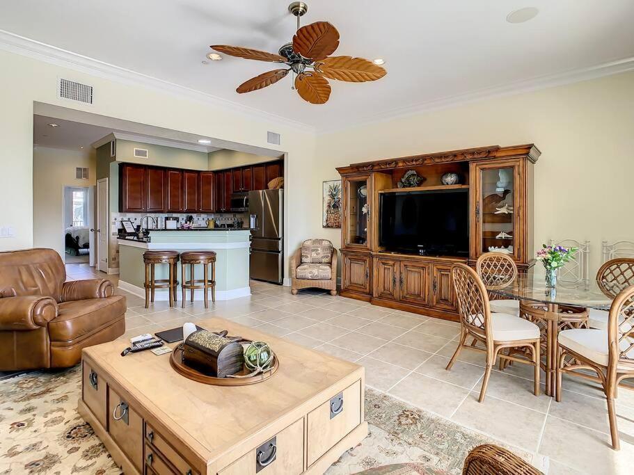 Clearwater Penthouse 5 Min Walk Heated Pool * Clearwater Beach