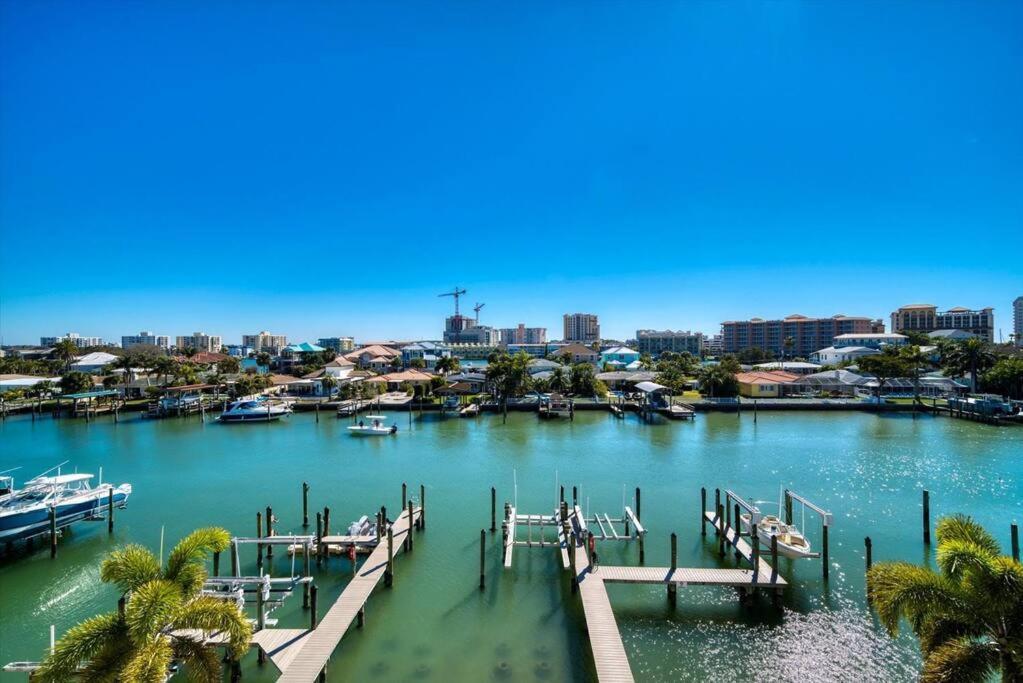 Clearwater Penthouse 5 Min Walk Heated Pool * Clearwater Beach