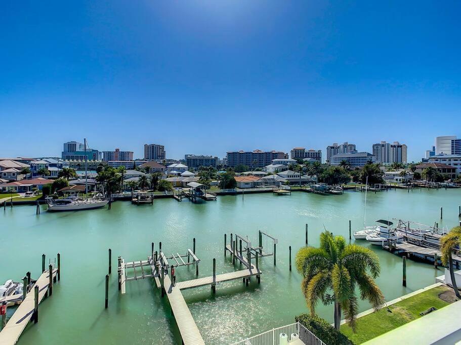Clearwater Penthouse 5 Min Walk Heated Pool * Clearwater Beach