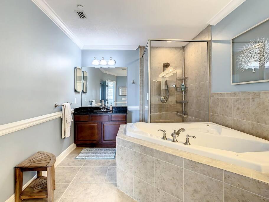 Holiday home Clearwater Penthouse 5 Min Walk Heated Pool Clearwater Beach