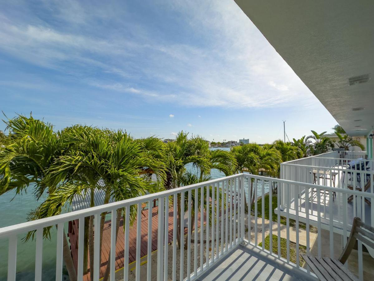 Apartment Tropical Breeze - Formerly Wells Manor Since 1953 *