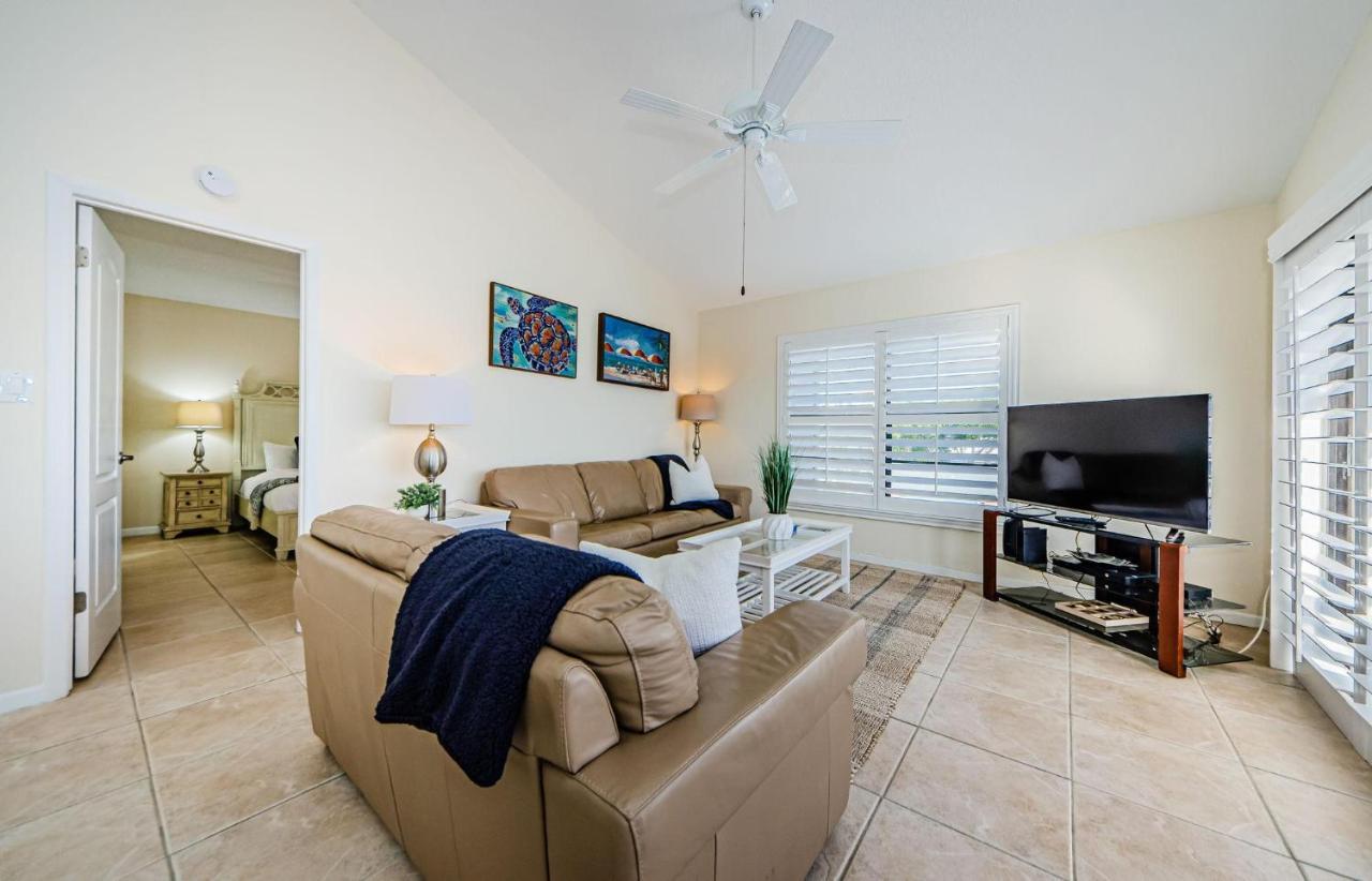 Fins Up In Clearwater Holiday home *