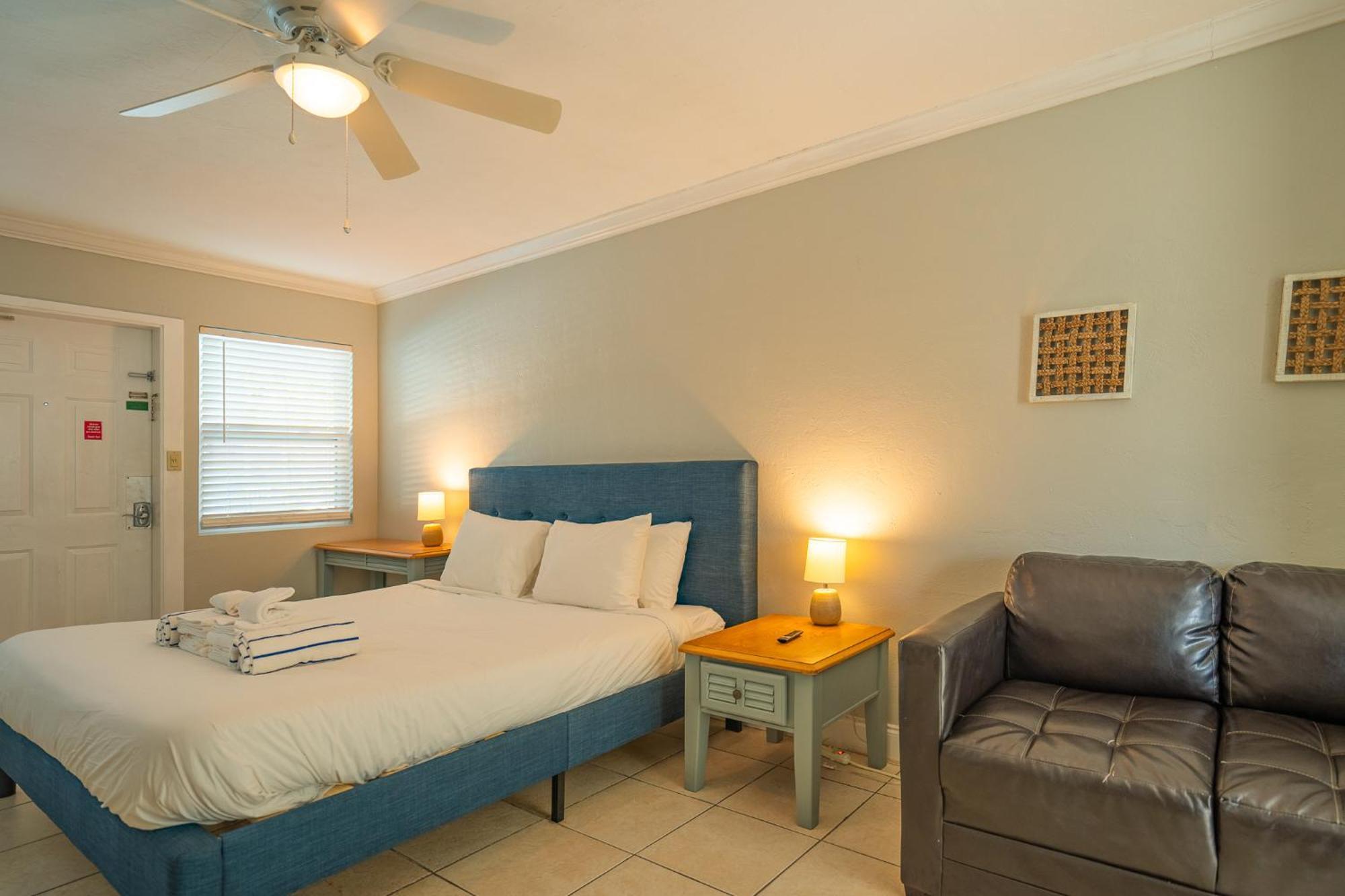 Tropical Breeze - Formerly Wells Manor Since 1953 * Clearwater Beach