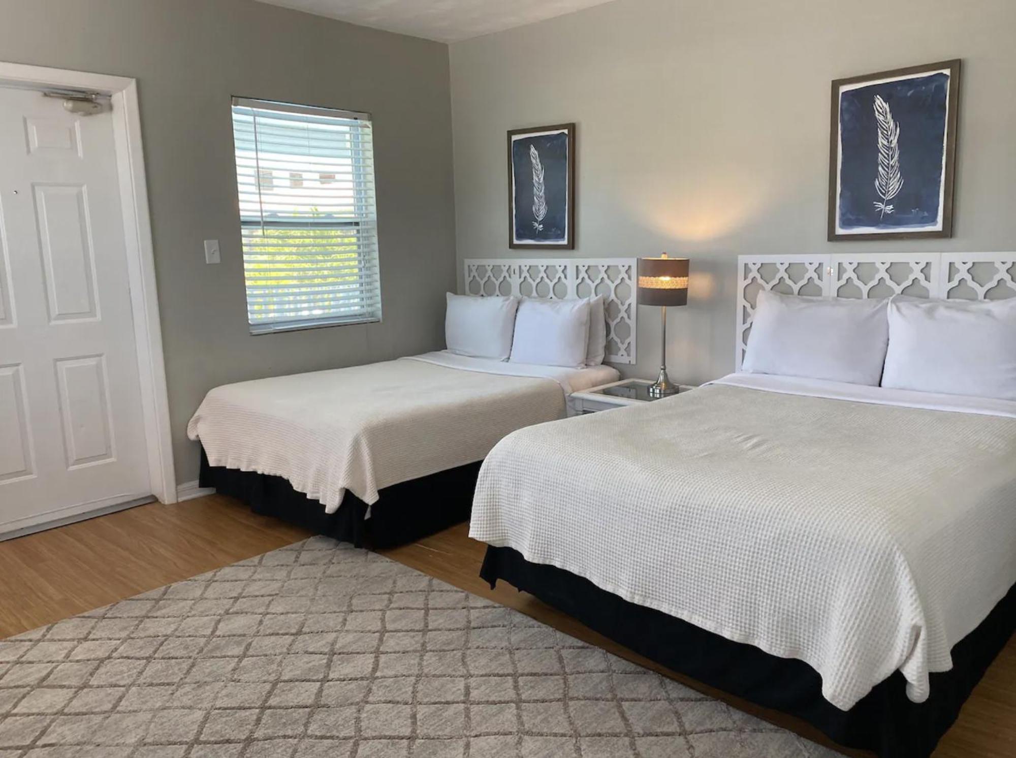 Tropical Breeze - Formerly Wells Manor Since 1953 Apartment