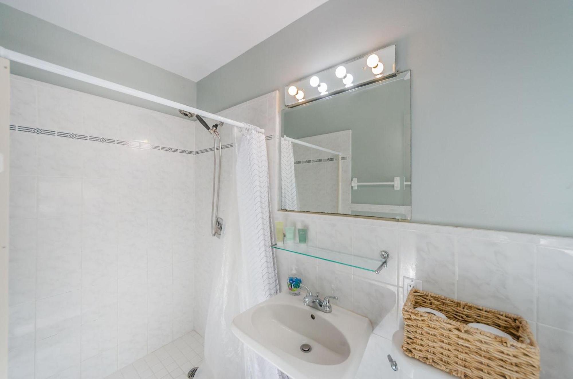 Sea Breeze Beach House Holiday home Clearwater Beach