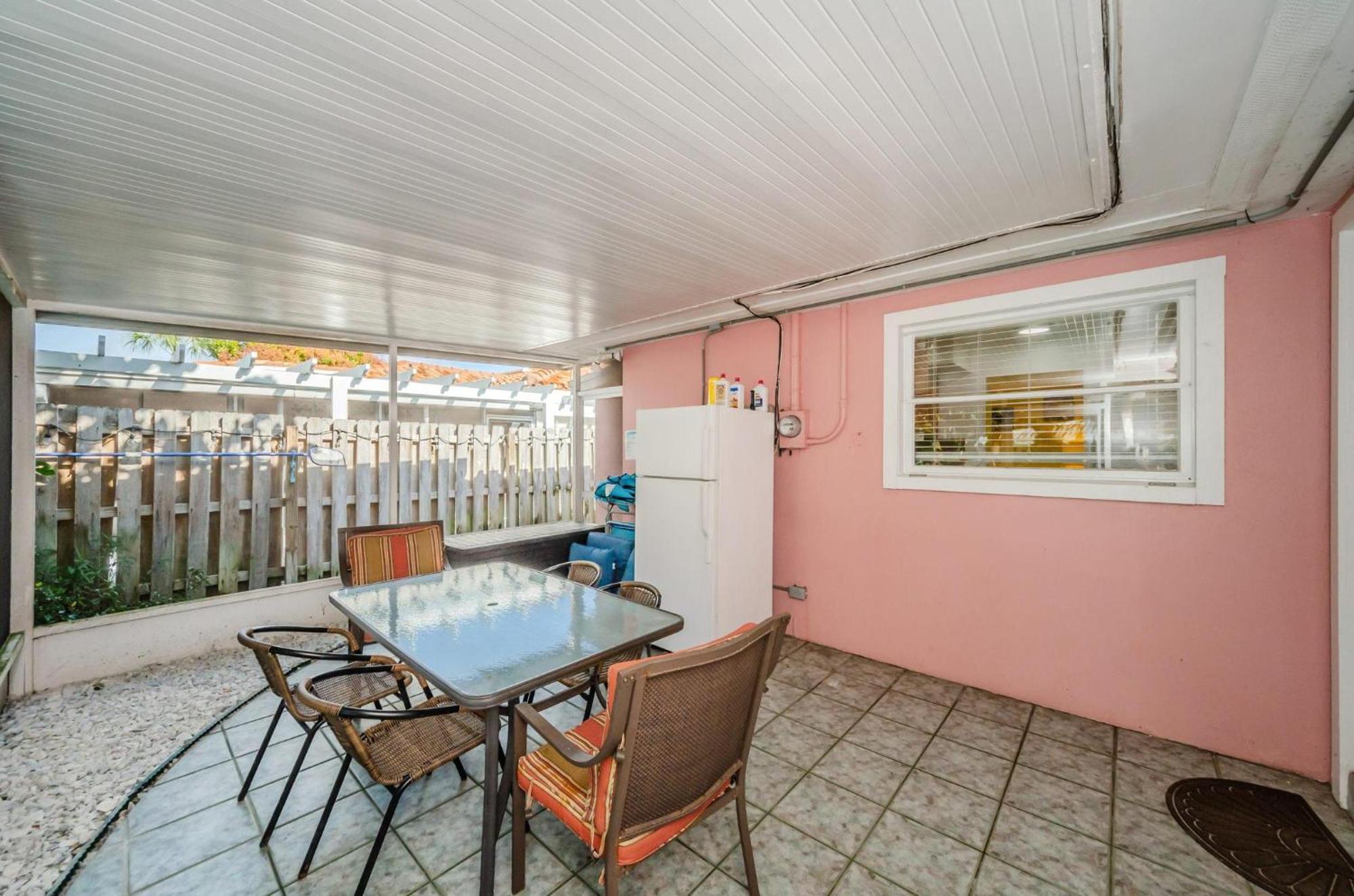Holiday home Sea Breeze Beach House *