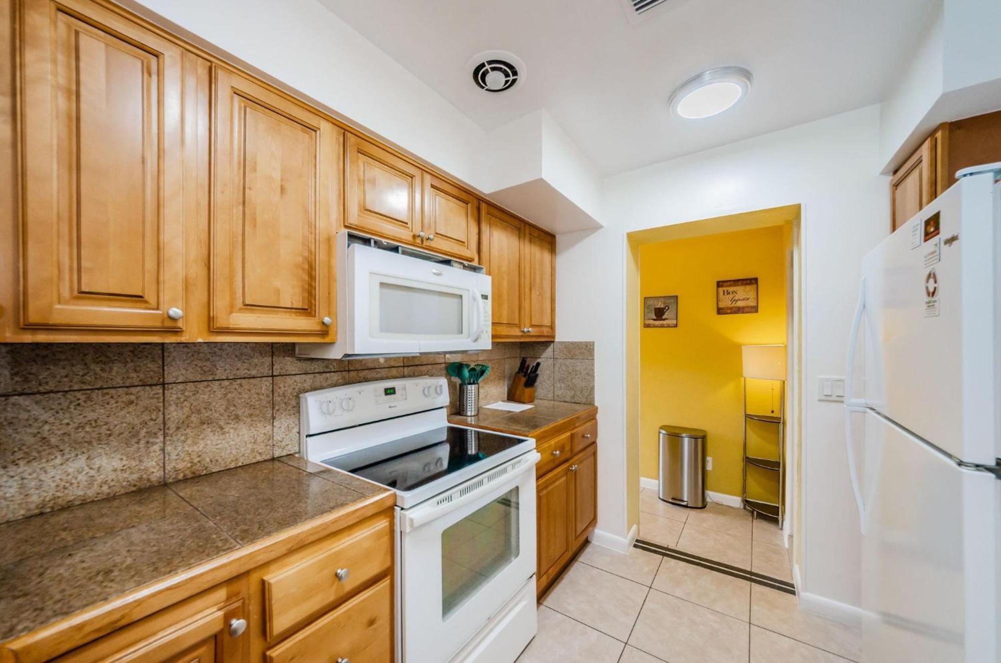 Sea Breeze Beach House * Clearwater Beach