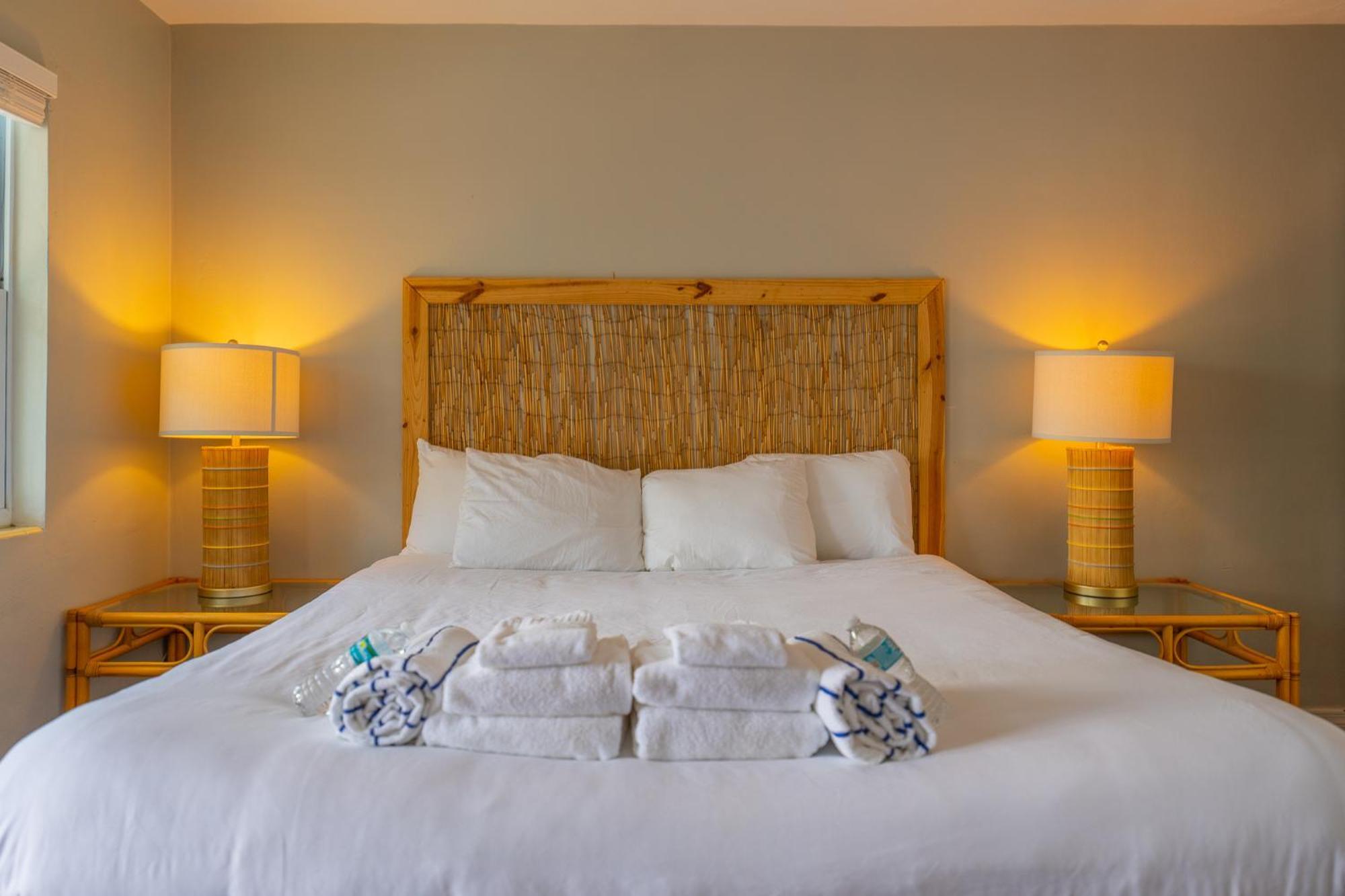 Tropical Breeze - Formerly Wells Manor Since 1953 Apartment