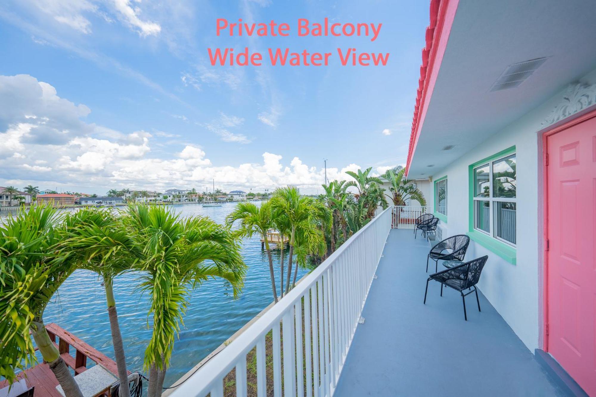 Apartment Tropical Breeze - Formerly Wells Manor Since 1953 *